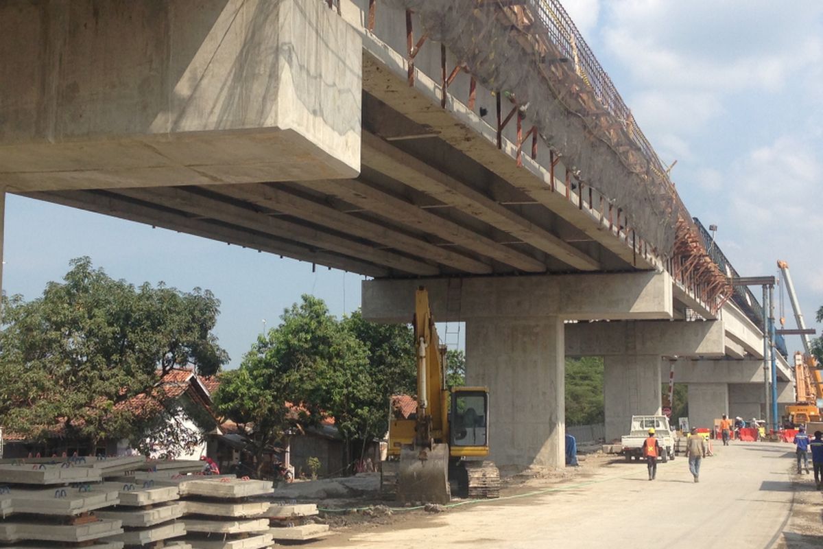 Jalan layang Dermoleng yang berada di wilayah Ketangungan, Kabupaten Brebes, Jawa Tengah.