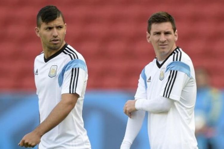 Dua penyerang Argentina, Sergio Aguero (kiri) dan Lionel Messi (kanan).