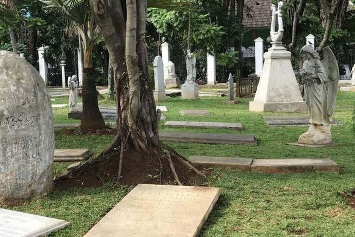 Salah satu Pemakaman di Museum Taman Prasasti