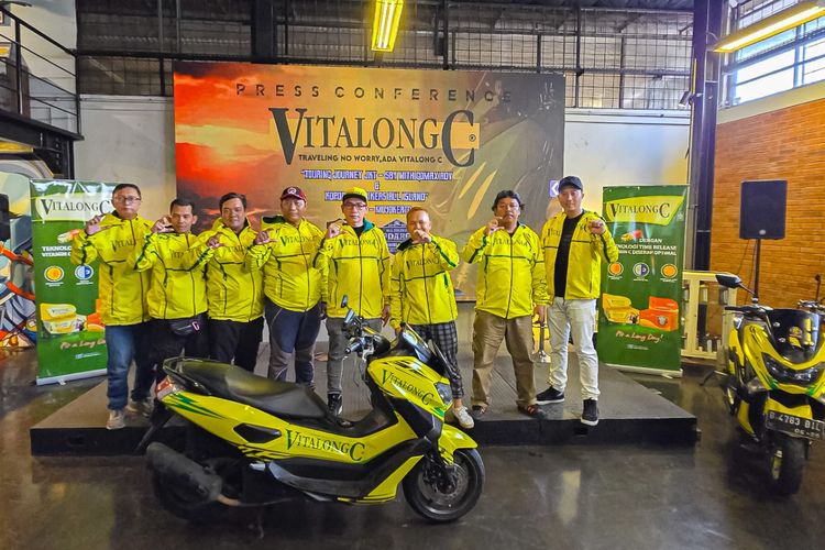 Vitalong C bersama Gomax Adventure dan ratusan komunitas motor menggelar Kopdargab All Bikers ke-5 di Mojokerto memperingati Sumpah Pemuda.