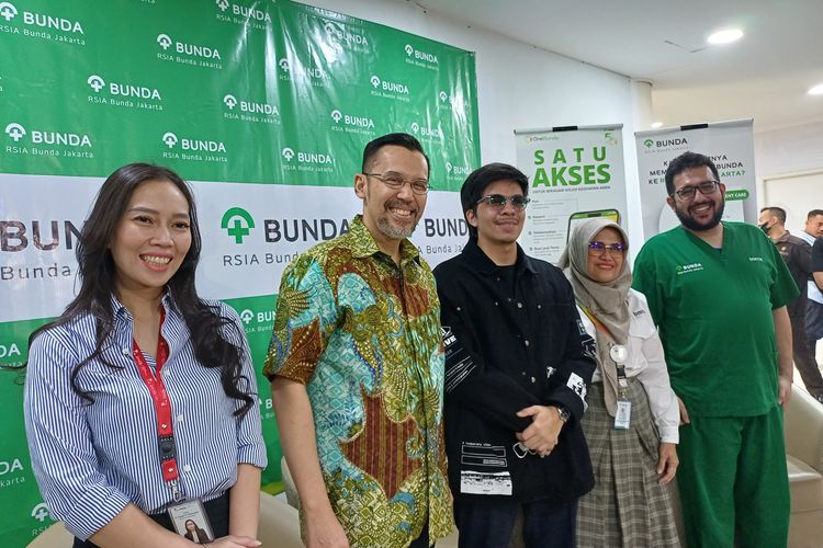 Jumpa pers kelahiran anak kedua Aurel Hermansyah dan Atta Halilintar di RSIA Bunda, Menteng, Jakarta Pusat, Senin (13/11/2023).