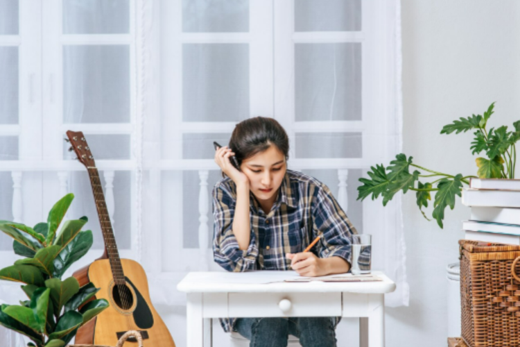 5 Cara Melawan Kebiasaan Menunda Menurut Psikolog, Jangan Tunggu Mood Datang