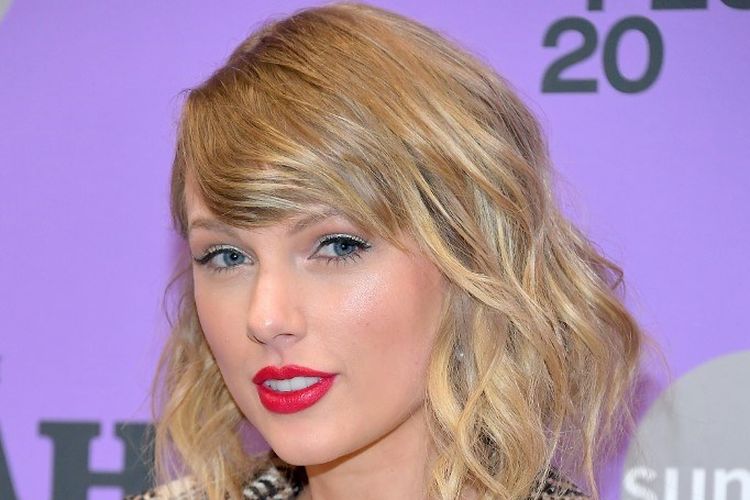 Penyanyi Taylor Swift menghadiri pemutara film dokumenternya, Miss Americana, di 2020 Sundance Film Festival, di Eccles Center Theatre, Park City, Utah, pada 23 Januari 2020.  