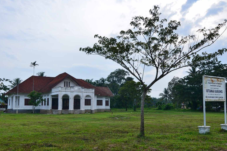 ILUSTRASI - Istana Karang Aceh Tamiang