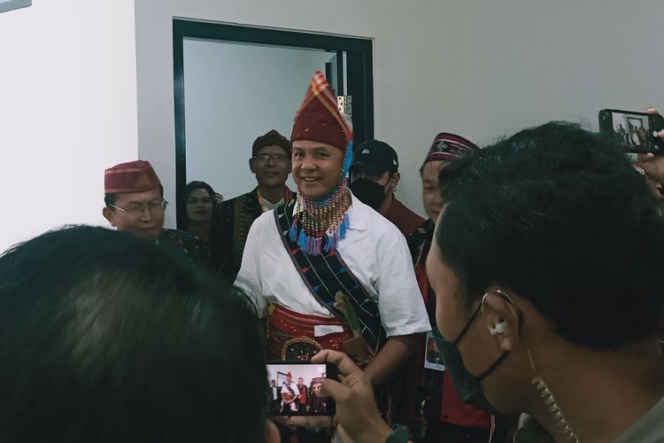 Calon Presiden dari pasangan Ganjar-Mahfud, Ganjar Pranowo, tiba di Istana Keuskupan Ruteng, Kabupaten Manggarai, NTT, pada Jumat (26/1/2023).