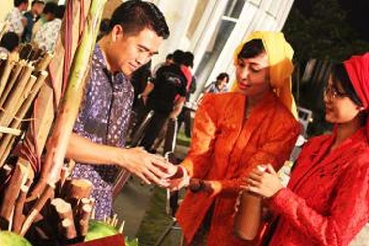 Hotel Santika Premiere Kota Harapan Indah – Bekasi menggelar peluncuran promosi makanan dan minuman Angkringan Bang Harpin dan Pasar Ikan dengan tema Cangkrukan Pesisir, Kamis (25/9/2014).