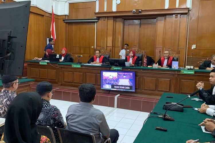 6 Terdakwa Korupsi Kolam Tanjung Perak Divonis 4 Tahun, Lebih Berat dari Tuntutan Jaksa