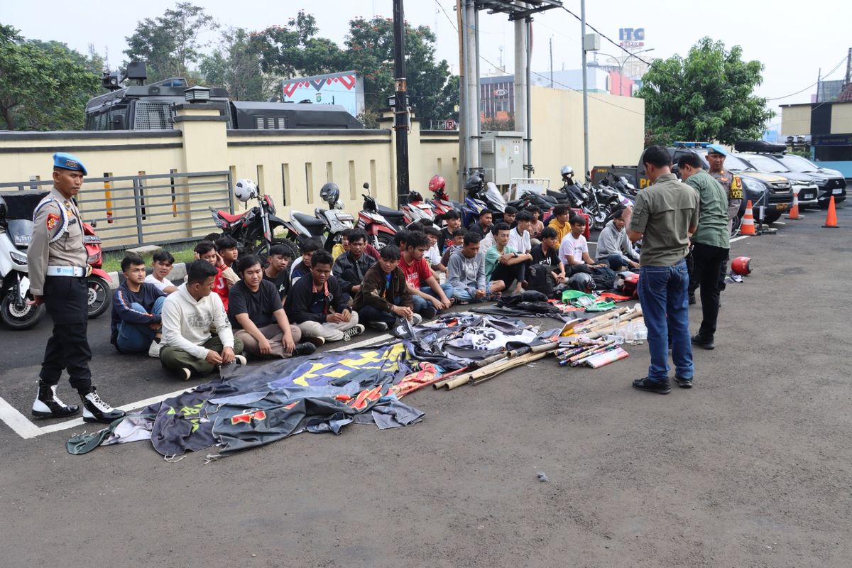 38 remaja laki-laki dan 2 remaja perempuan diamankan di Polres Depok karena dugaan konvoi Sahur On The Road (SOTR), Jumat (5/4/2024).