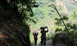 Di HUT ke-70 Jateng, Ganjar Berikan Bantuan Perbaikan Rumah kepada Warga