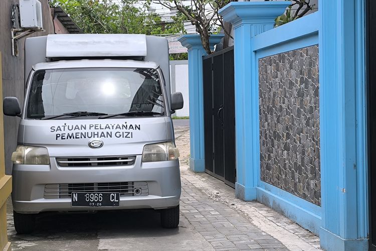 Salah satu SPPG yang beroperasi menyalurkan menu MBG di Kelurahan Kangenan, Kecamatan Pamekasan, Kabupaten Pamekasan, Jawa Timur, Kamis (26/2/2026).