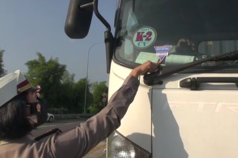 Hari Pertama Penutupan Exit Tol Jateng, Ratusan Kendaraan Diputar Balik di Brebes