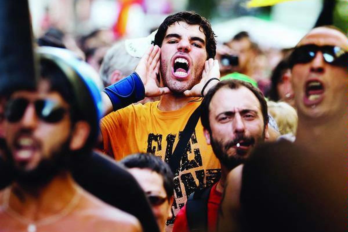 Warga Spanyol kembali turun ke jalan di Madrid, Sabtu (21/7), untuk memprotes tingkat pengangguran yang mencapai hampir 25 persen dan sejumlah langkah pengetatan anggaran yang diterapkan Pemerintah Spanyol.