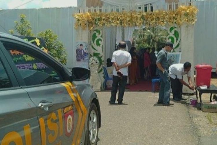 Polisi bubarkan pesta pernikahan di Muara Bungo, Rabu (1/4/2020) 


