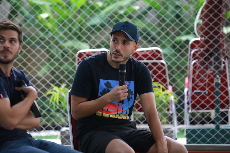 Penyerang Bhayangkara FC Youssef Ezzejjari ketika menghadiri acara presentasi LaLiga Spanyol dalam menyambut awal musim 2022-2023 di Triboon Mini Soccer, Cilandak, Jakarta Selatan, pada Rabu (24/8/2022) sore WIB. Dia berbicara terkait rivalitas Persija Jakarta dan Persib Bandung hingga pengalaman dilatih Widodo Cahyono Putro.