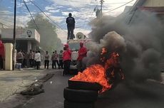 Gara-gara Ban Mobil Komando Bocor, Massa Demonstran Lempari Kantor KPU Maluku Utara