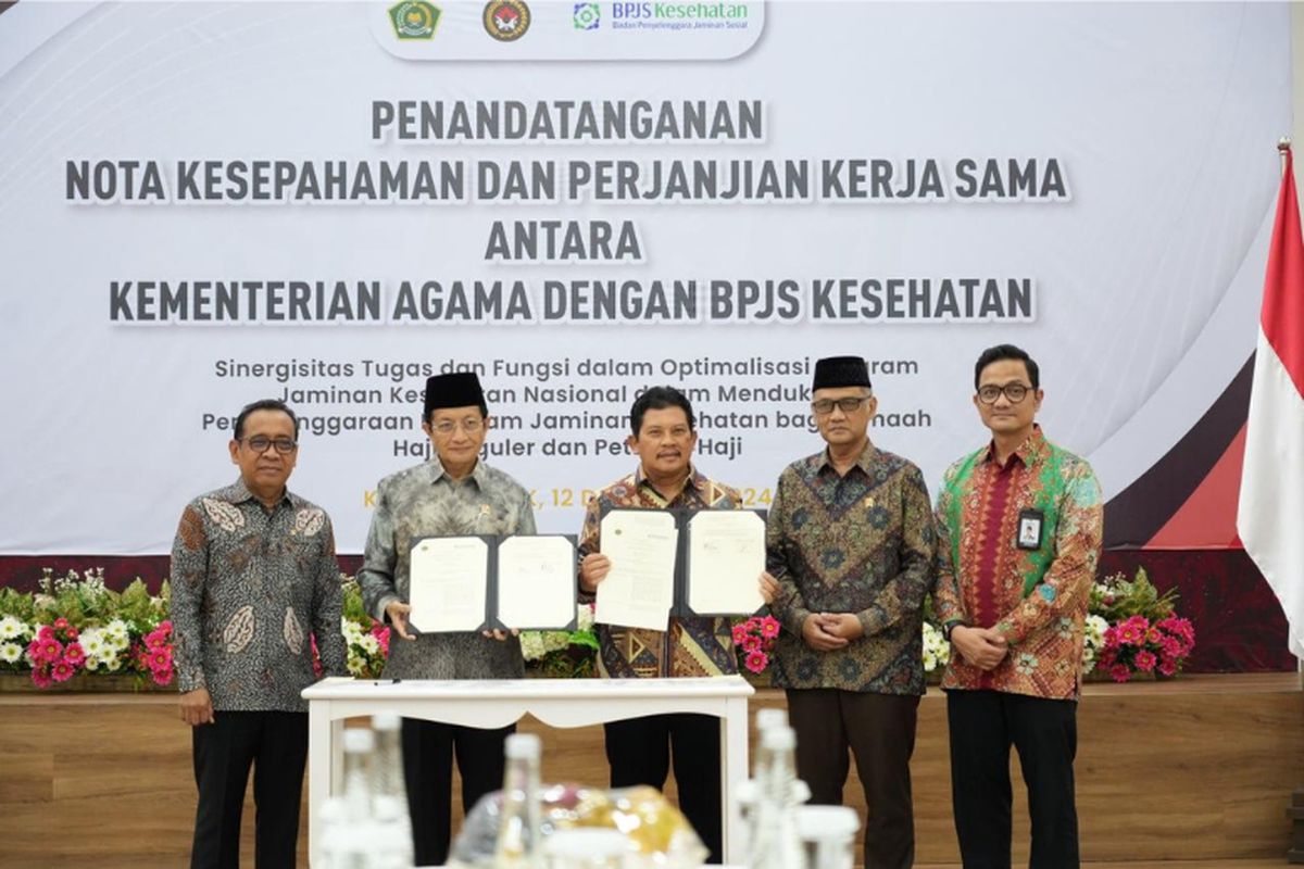 Penandatangan MoU antara Kemenag dan BPJS Kesehatan di Kantor Kemenko PMK, Jakarta, Kamis (12/12/2024). 