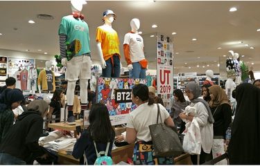 harga uniqlo x bt21