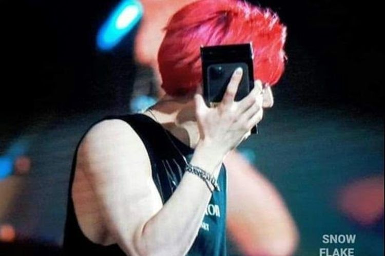 Suho EXO dilempari iPhone 11 oleh EXO-L saat konser di Malaysia