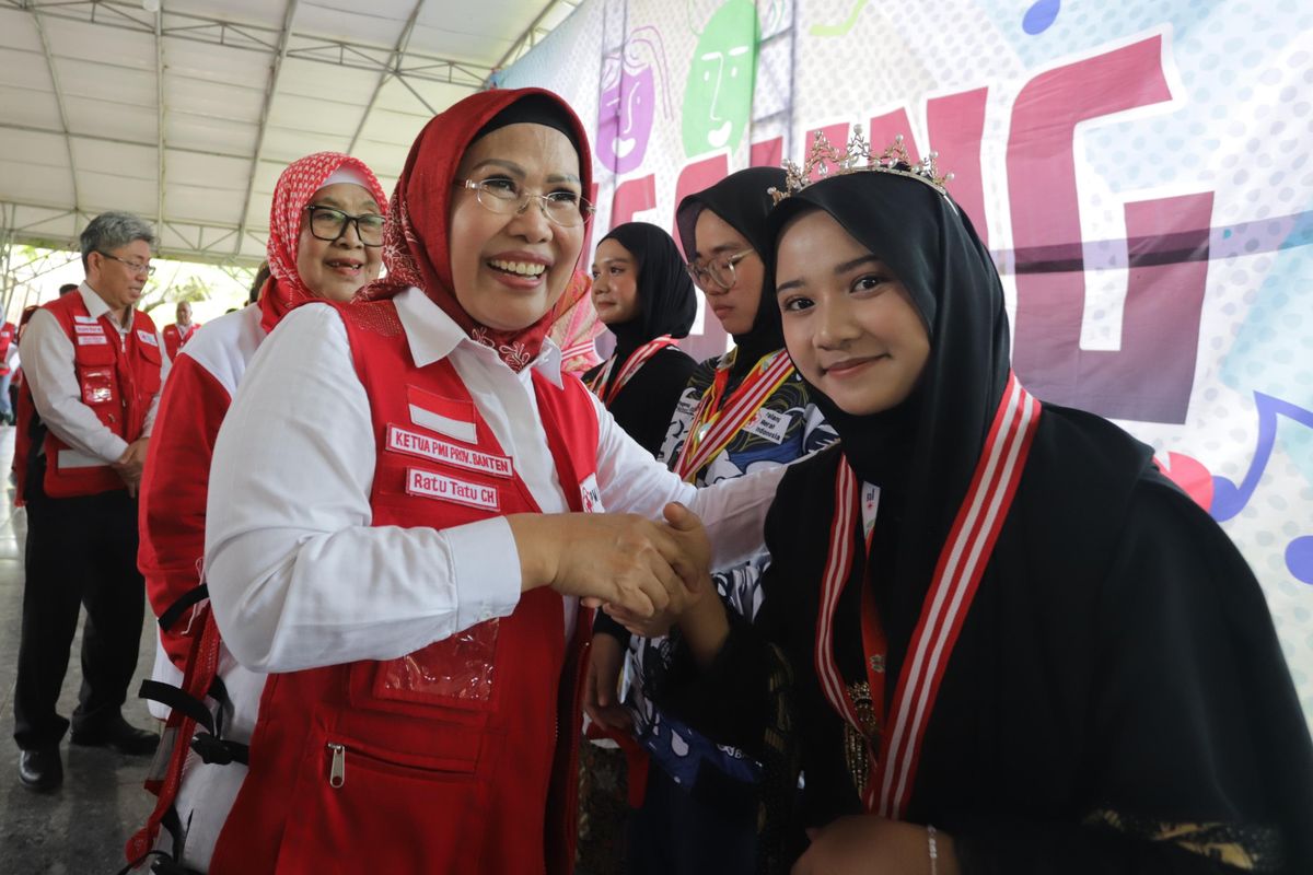 Ketua PMI Banten Ratu Tatu Chasanah dalam Jumpa Bakti Gembira (Jumbara) Palang Merah Remaja (PMR) IV yang resmi ditutup pada Jumat (4/7/2025). 