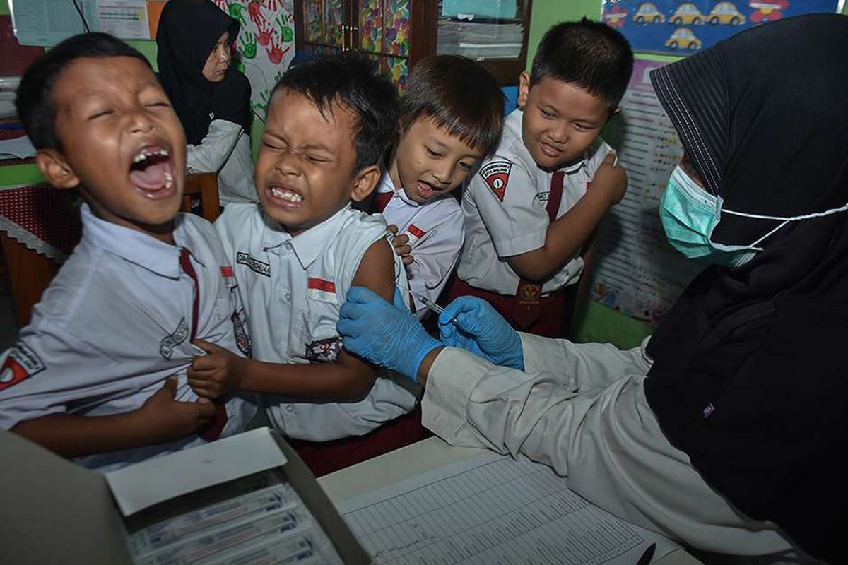 Foto Tunggal Terbaik APFI 2019 Kategori People in The News, karya Aman Rochman, dengan judul foto ''Masih Ada Menolak Imunisasi''.