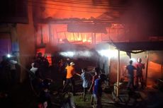 Rumah Dua Lantai Terbakar Tepat di Waktu Berbuka Puasa, Diduga akibat Sejumlah Remaja Bermain Api