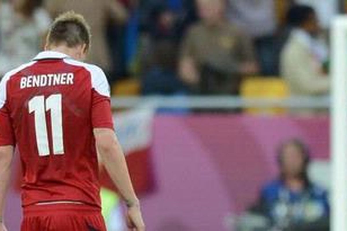 Striker Denmark milik Arsenal, Nicklas Bendtner, dipantau raksasa Italia, AC Milan.