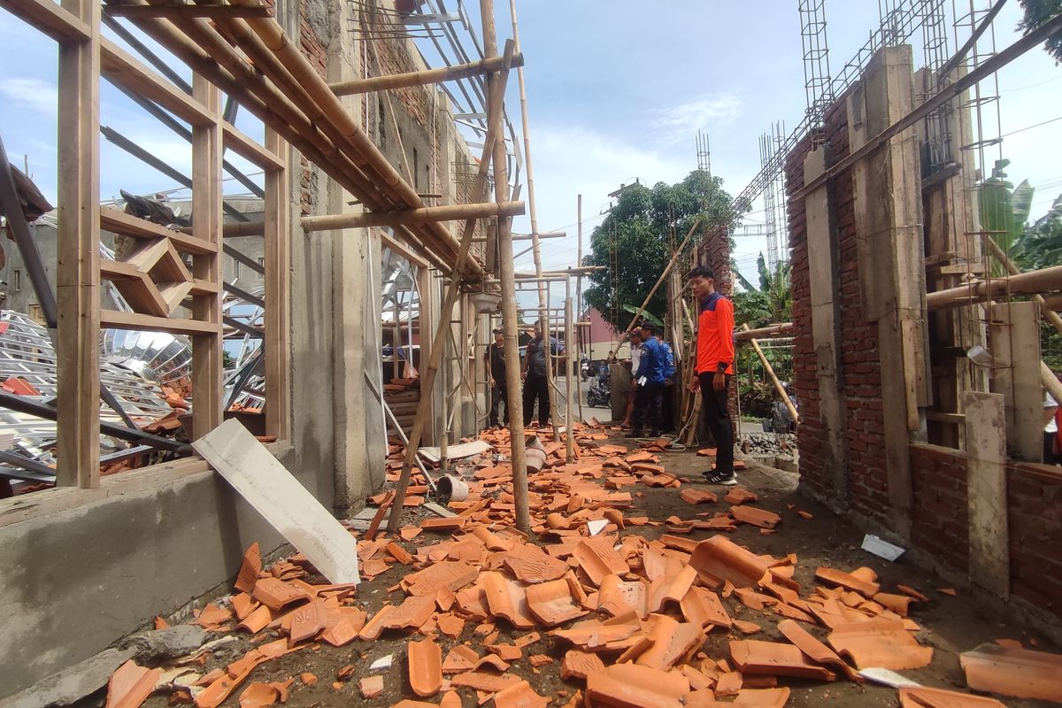 Kubah Masjid di Purbalingga Ambruk, Timpa 5 Orang