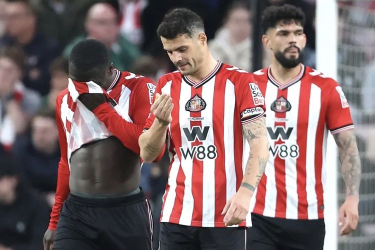 Saat Sunderland Runtuh dalam 6 Menit, Dibabat Nottingham Forest 0-5...