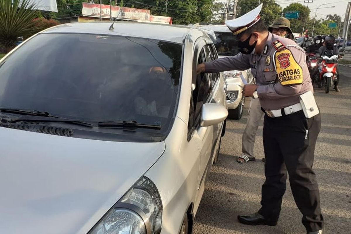 Sosialisasi dan uji coba ganjil genap yang dilaksanakan di Subang