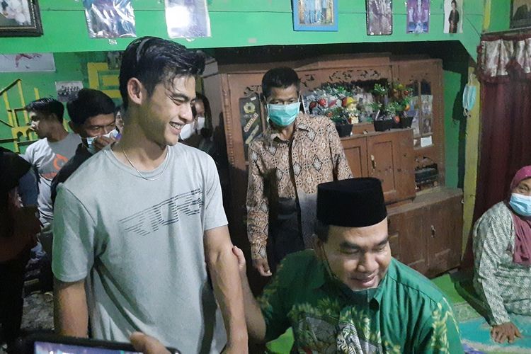 Pemain sepak bola Pratama Arhan pulang ke kampung halaman di Desa Sidomulyo, Kecamatan Banjarejo, Kabupaten Blora, Jawa Tengah, Sabtu (8/1/2022)