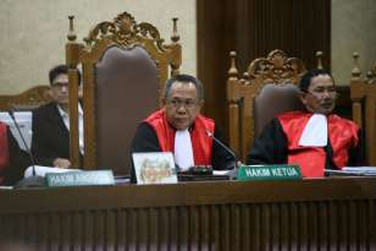 Suasana sidang kasus pembunuhan Wayan Mirna Salihin dengan agenda putusan di Pengadilan Negeri Jakarta Pusat, Kamis (27/10/2016). Hakim memberikan vonis 20 tahun penjara karena Jessica dianggap bersalah dan memenuhi unsur dalam Pasal 340 Kitab Undang-Undang Hukum Pidana (KUHP) tentang Pembunuhan Berencana.