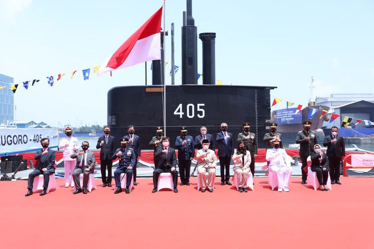 Menteri Pertahanan (Menhan) Prabowo Subianto meresmikan kehadiran kapal selam bernama Alugoro-405 di Surabaya, Jawa Timur, Rabu (17/3/2021).