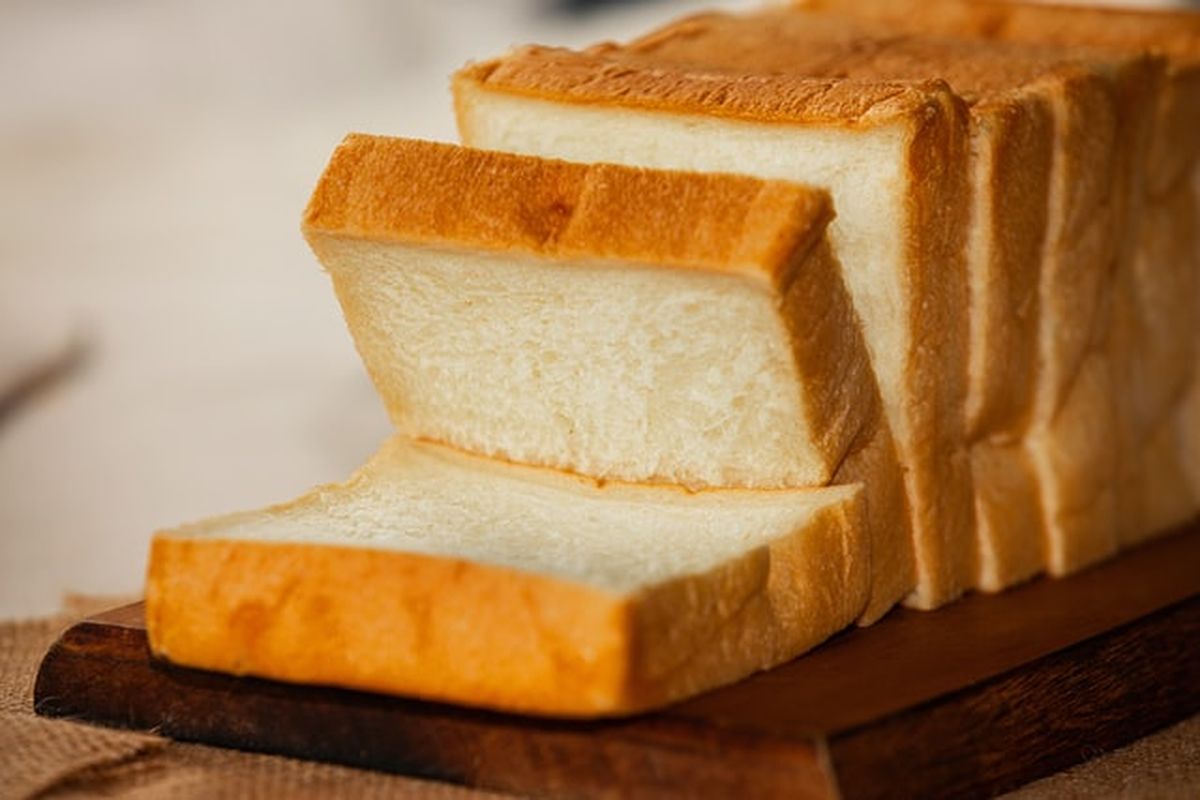 Roti putih termasuk ke dalam kelompok karbohidrat rafinasi yang sebaiknya tak dikonsumsi terlalu sering.