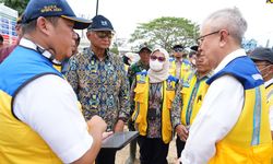 Menteri PU Ngebor 48 Titik Sumur Aceh Tamiang, Pasok Air Bersih