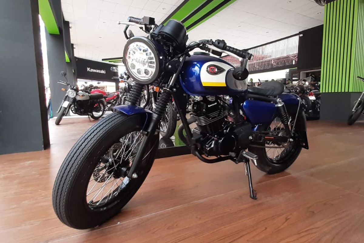 W175 custom di stan Kawasaki di Jakarta Fair Kemayoran (JFK) 2019.