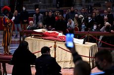 Paus Fransiskus Akan Pimpin Pemakaman Paus Benediktus XVI