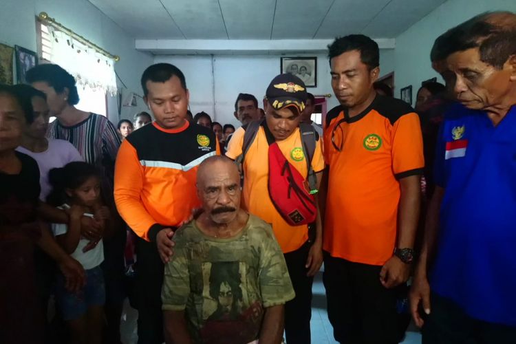 akubis Salakory, warga Desa Wassu, Kecamatan Pulau Haruku, Kabupaten Maluku Tengah yang hilang di hutan ditemukan tim SAR  dalam keadaan selamat, Selasa (1/1/2019).