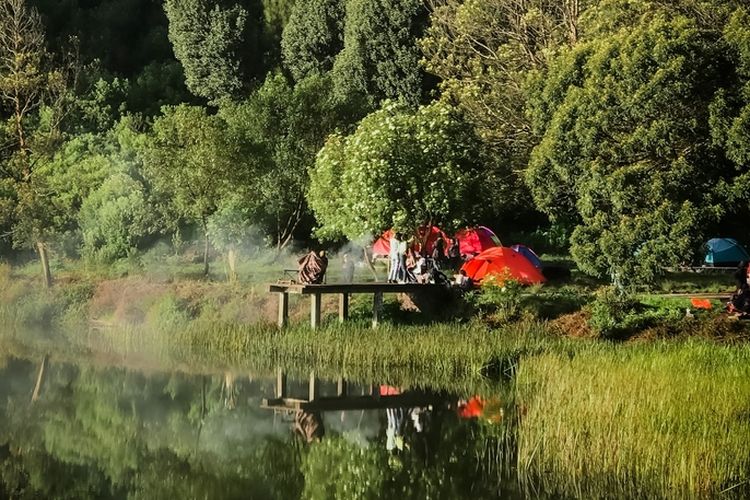 Pemandangan Ranu Regulo, danau yang masih bersih dan terjaga.