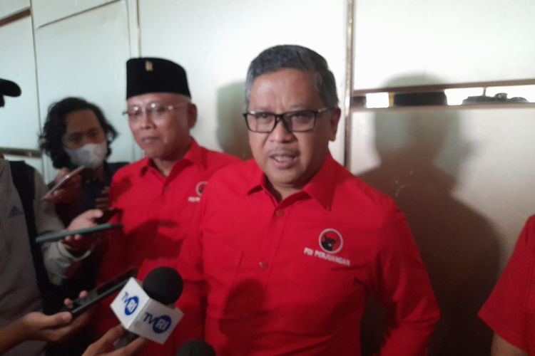 Sekretaris Jenderal DPP PDI-P Hasto Kristiyanto di Grand Paragon, Jakarta, Selasa (14/6/2022).