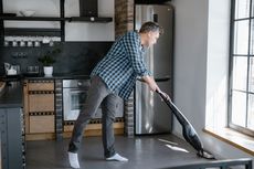 Kenapa Vacuum Cleaner Bau? Penyebab dan Cara Mengatasinya