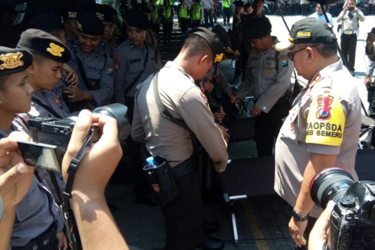 Kapolda Jatim memantau kesiapan personel di depan Gedung DPRD Jatim jelang aksi mahasiswa, Rabu (25/9/2019)