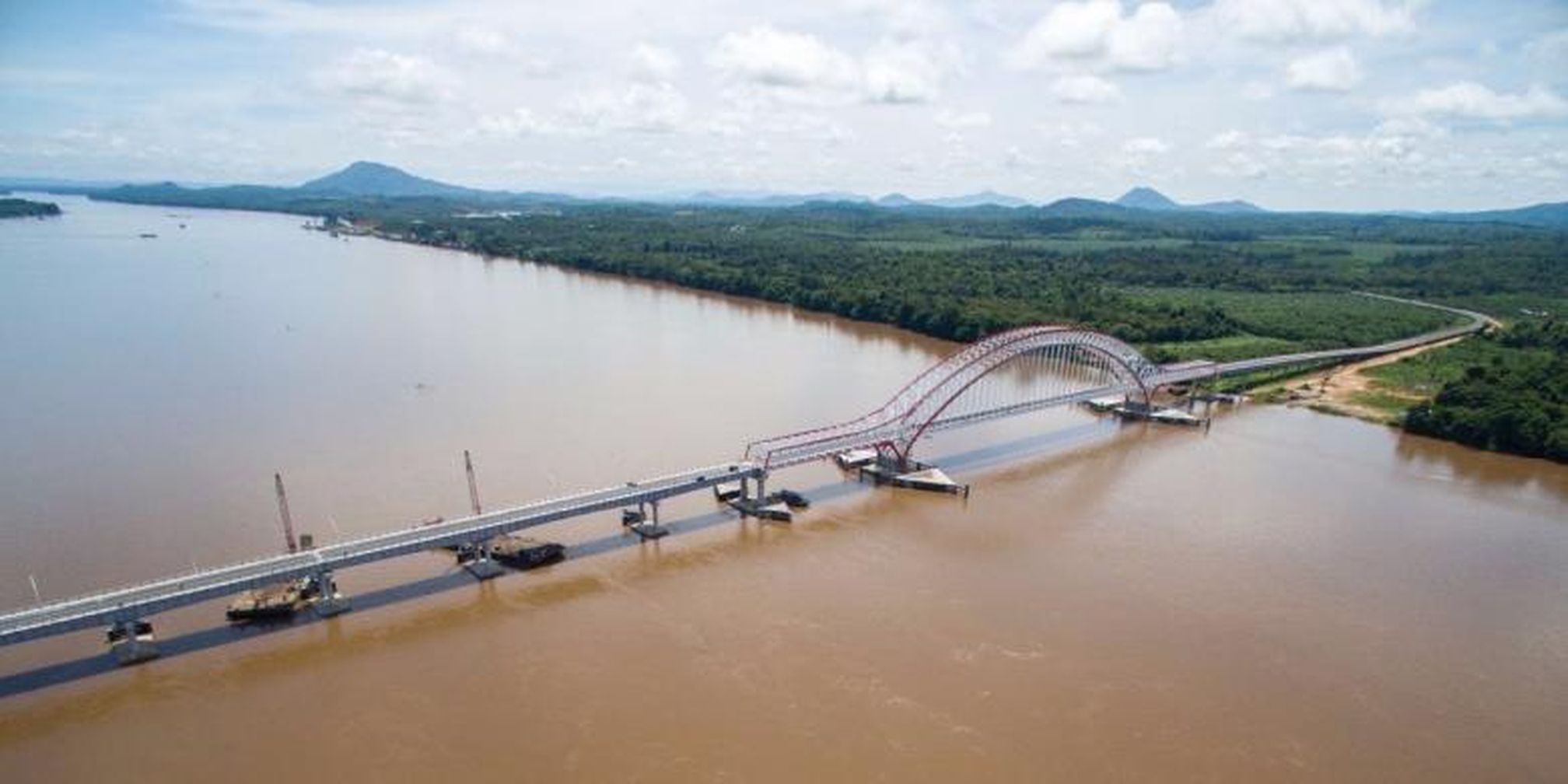 Nikmati Keindahan Jembatan Kapuas Tayan