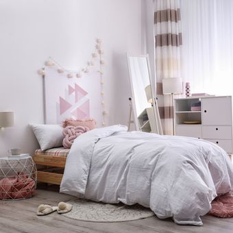 Ilustrasi kamar tidur remaja putri.