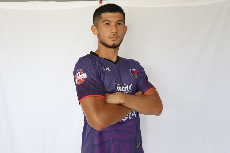 Kevin Gomes melengkapi skuad rekrutan anyar Persita musim 2021. Putra pelatih sepak bola asal Brasil, Gomes De Oliviera ini resmi berseragam ungu setelah direkrut dari klub sebelumya, Borneo FC. 