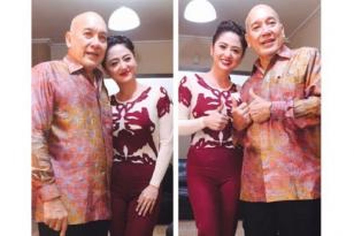 Dewi Perssik berfoto bersama Peter Frans Gontha