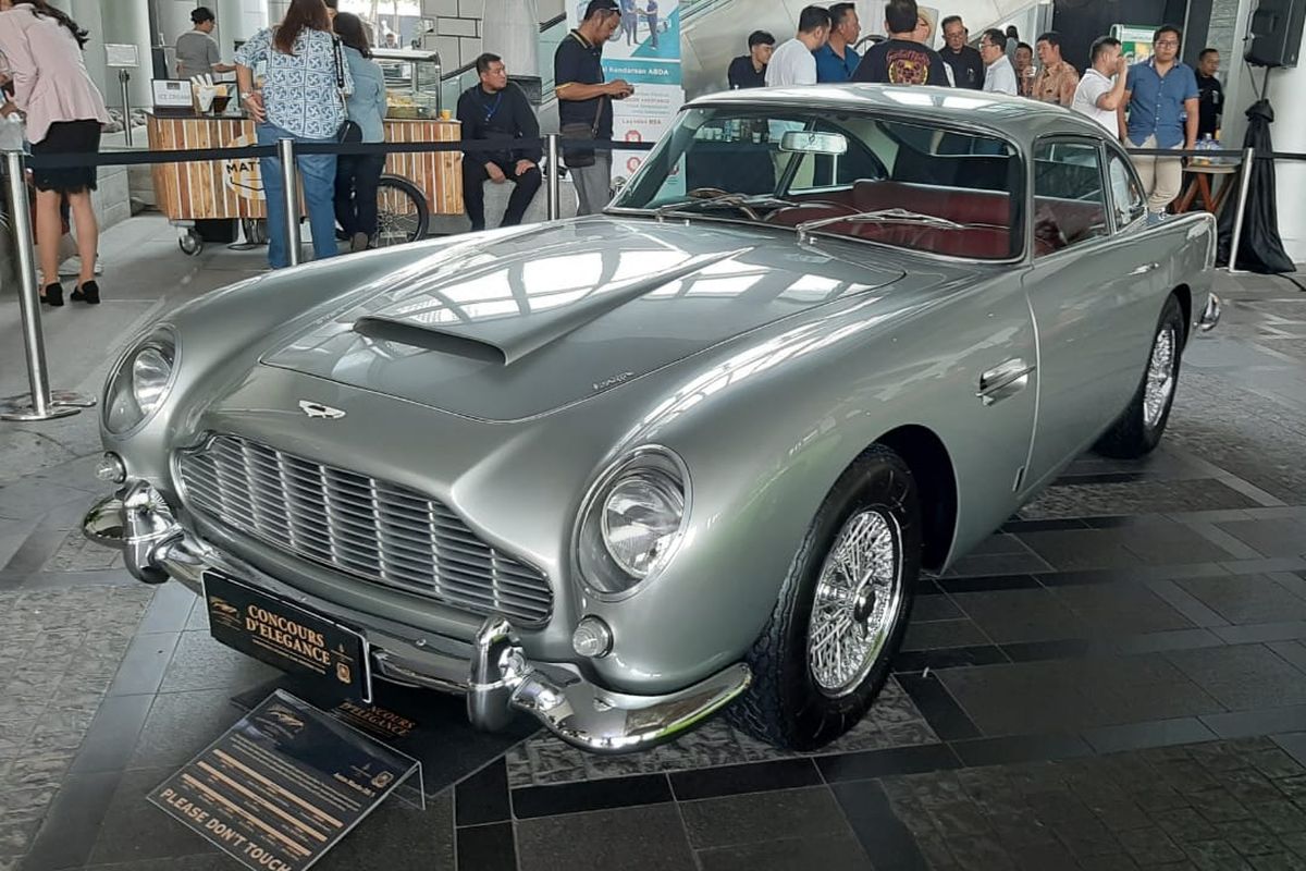 Aston Martin DB5 satu-satunya di Indonesia hadir dalam Concours dElegance.