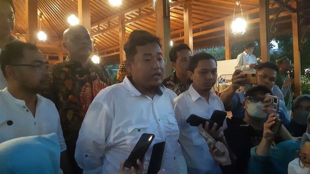 Silaturahmi Bersama Gibran di Solo, Relawan Jokowi Tegaskan Tunggu Arahan Presiden Jokowi Soal Capres 