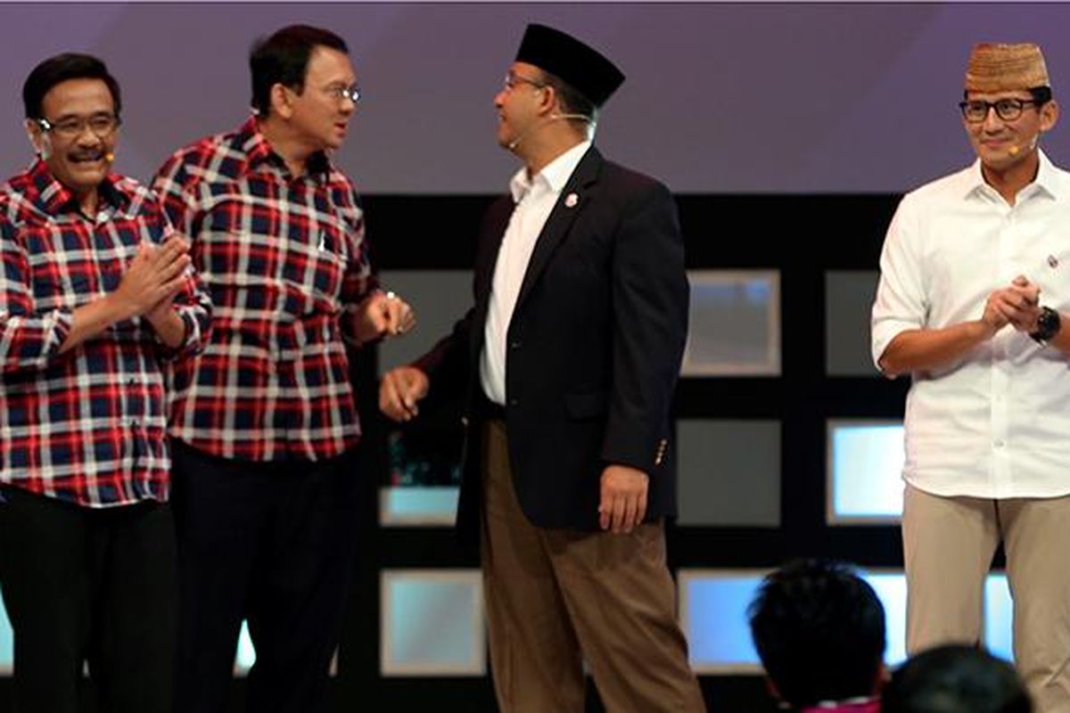 Kandidat calon gubernur dan wakil gubernur DKI Jakarta nomor urut 2, Basuki Tjahaja Purnama dan Djarot Saiful Hidayat serta pasangan kandidat nomor urut 3, Anies Baswedan dan Sandiaga Uno saat debat kandidat program acara Rosi dan Kandidat Pemimpin yang di selenggarakan Kompas TV  Jakarta di Djakarta Theater Ballroom, Jakarta, Kamis (15/12/2016).