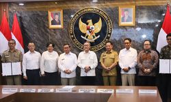 Mendagri Saksikan Penandatanganan Kerja Sama Percepatan Pembangunan PSEL antara Danantara dan Pemprov Jakarta