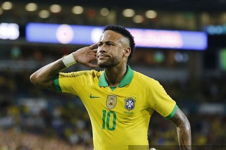 Penyerang timnas Brasil, Neymar, mencetak gol ke gawang Kolombia di Stadion Sun Life, Miami, Sabtu (7/9/2019) pagi WIB.